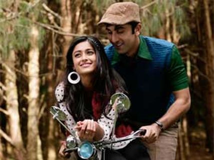 WATCH: Ranbir Kapoor rocks in Barfi's first song 'Ala Barfi'