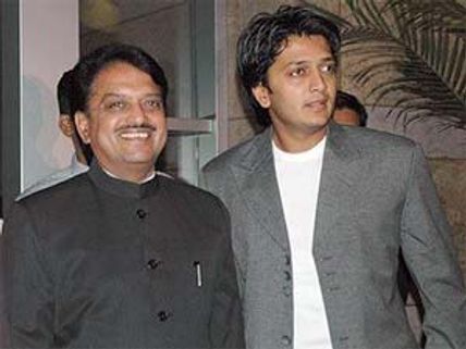 Riteish Deshmukh wants to donate liver to critically ill father