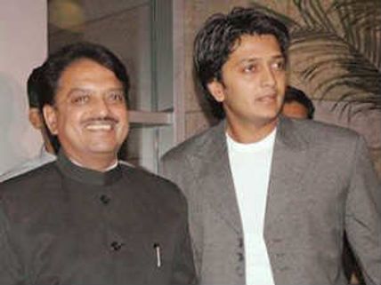 Bollywood condoles death of Riteish's father Vilasrao Deshmukh