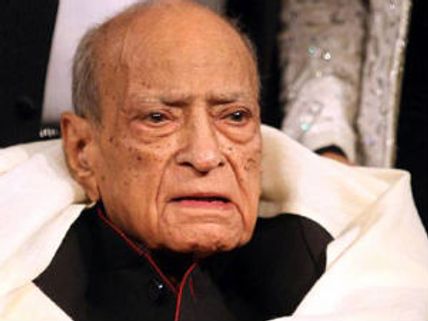 Critically ill AK Hangal, admitted to Asha Parekh hospital