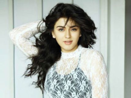 Hansika Motwani walks out of Vettai remake