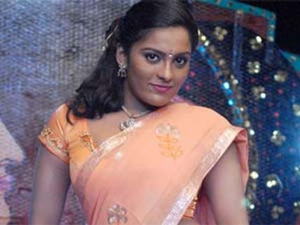 Suji Bala denies suicide attempt; to marry Ravikumar in Oct