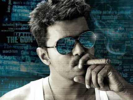 Vijay's fans threaten Kallathuppaki director