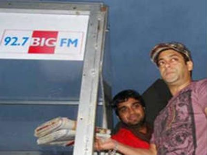 After Aamir, Salman Khan supports Green Ganesha