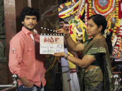 Tara flags off Barfi shoots