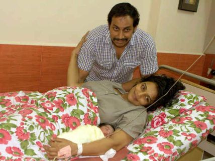 Shweta Menon gives birth to baby girl