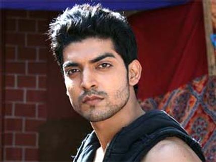 Jhalak Dikhla Jaa 5 winner Gurmeet Chaudhary's car attacked!