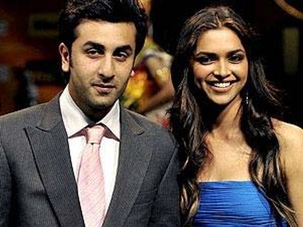 Ex-lovers Ranbir Kapoor, Deepika Padukone hesitant doing an intimate scene?