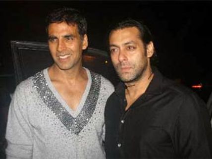 Salman Khan vs Akshay Kumar - Who will win the Box-Office war?