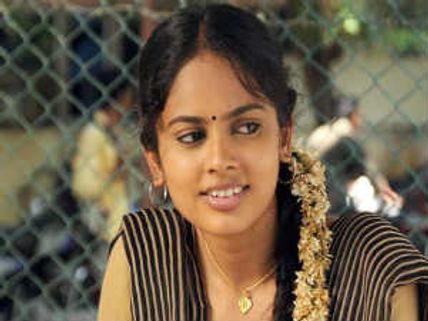 Nanditha bags 'Kolaveri di' Dhanush's project