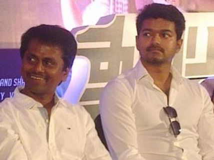 AR Murugadoss wants to make a Bollywood movie with Vijay