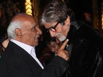 Amitabh Bachchan in deep shock after Yash Chopra's  sudden death!