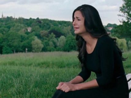 CHECK OUT PICTURE: Shahrukh Khan made Katrina Kaif cry?