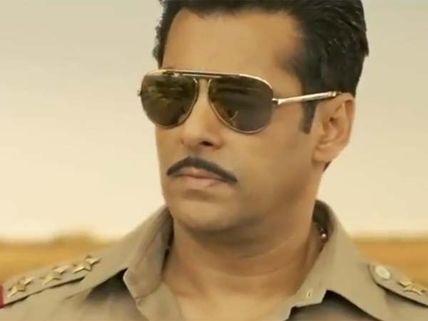 WATCH: Salman Khan wooing Sonakshi in Dabangg 2!