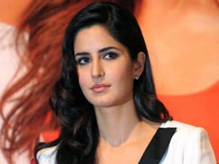 Katrina Kaif beats Kareena Kapoor, Priyanka Chopra!