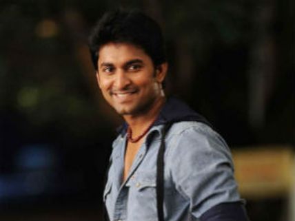 Eega star Nani brings home Kamal Hassan's painting