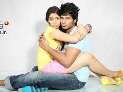 Routine Love Story - Movie Review: A real love story