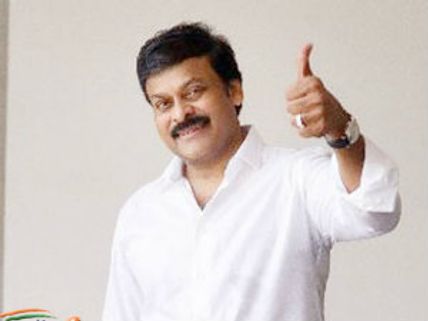 Chiranjeevi stalls Ram Charan's Zanjeer shooting!