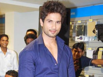 Has Shahid Kapoor gone ex-girlfriend Kareena's way?