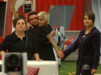 Bigg Boss 6: Urvashi-Delnaaz's fight heats up atmosphere in house