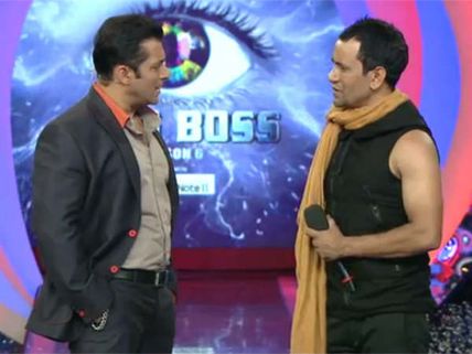 Bigg Boss 6: Dinesh Lal Yadav 'Nirahua' out in mid-week eviction
