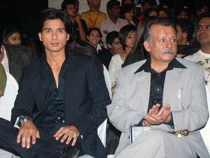 Shahid Kapoor wants to watch 'MKBKM' for father Pankaj Kapoor