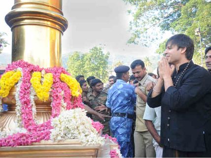 Vivek Oberoi seeks blessing from Lord Ayyappa at Sabarimala - Picture