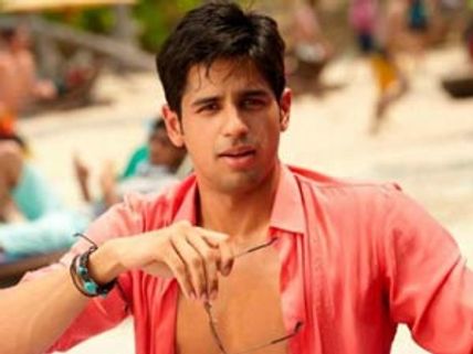 How did Siddharth Malhotra celebrate his birthday?