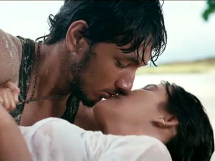 Picture: Gautham Karthik-Thulasi Nair's kiss in Kadal draws attention