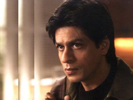 Shahrukh Khan angry with Hafeez Saeed's offer to settle in Pakistan!