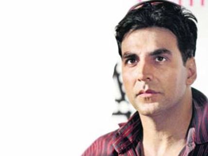 Special Chabbis: Akshay Kumar croons at Hockey India League match