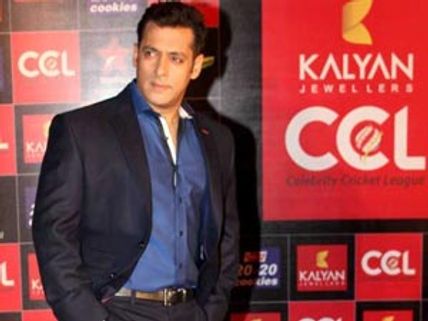 Celebrity Cricket League 2014: Salman Khan to play cricket next year!