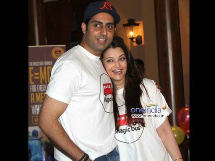 Valentine's Special: Most Romantic Moments Of Aishwarya Rai Bachchan, Abhishek Bachchan