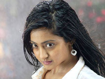 Aindrita to romance Shivaraj Kumar in Bhajarangi