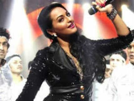 Sonakshi Sinha hopes to become queen of item songs