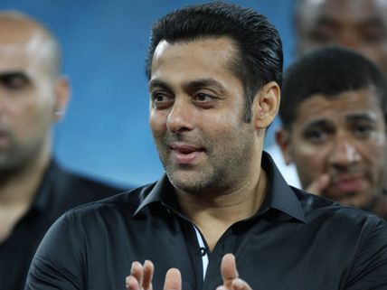 Pictures: Salman Khan makes it to Chennai-Mumbai CCL match