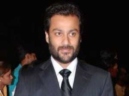 Not aiming at Rs 100-cr mark for 'Kai Po Che': Abhishek Kapoor