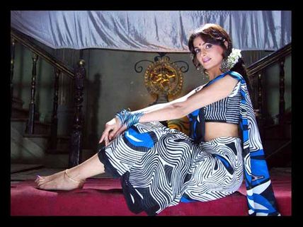 Monica Bedi does not mind playing vamp in Saraswatichandra - See Pictures