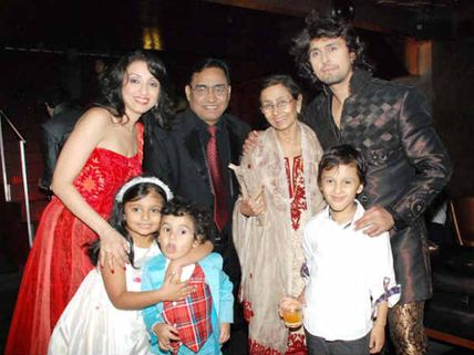 Sonu Nigam's mother passes away, cremated