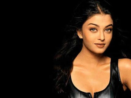 Stunning hot Aishwarya Rai Bachchan's rare-unseen pictures