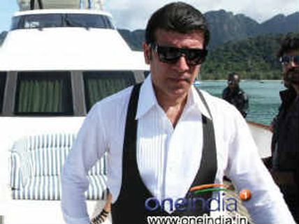 Aditya Pancholi debuting in Telugu with Venky's Shadow