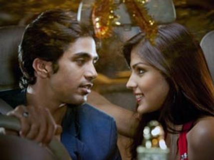 Mere Dad Ki Maruti Movie Review: You'll love this 'papa-beta' combo