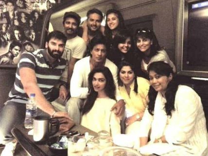 New Pictures: Shahrukh, Deepika have a gala time on the sets of Chennai Express