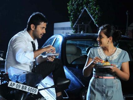 Gunde Jaari Gallanthayyinde (GJG) - Movie Review