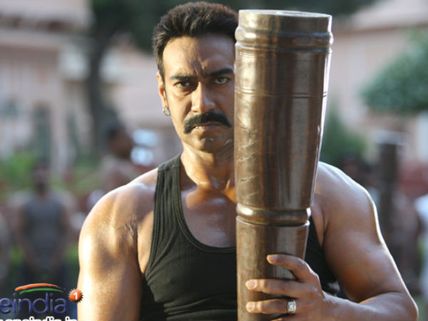 Ajay Devgn to star in Bachchan remake!