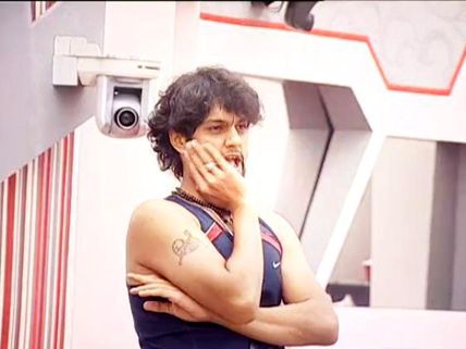 Bigg Boss: Vinayak Joshi discharged from mental asylum