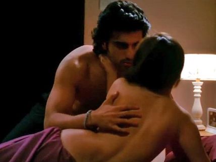 Aurangzeb: Arjun Kapoor, Sasha Agha get intimate