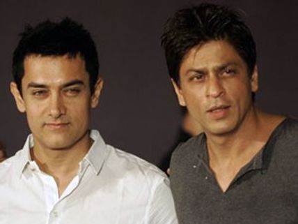 When Shahrukh Khan stole the limelight from Aamir Khan!