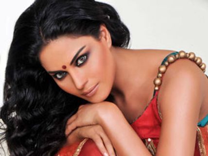 Would like a bit of all three Khans: Veena Malik 