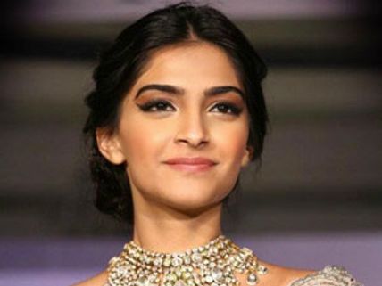 I like everything about stardom: Sonam Kapoor (Interview) 